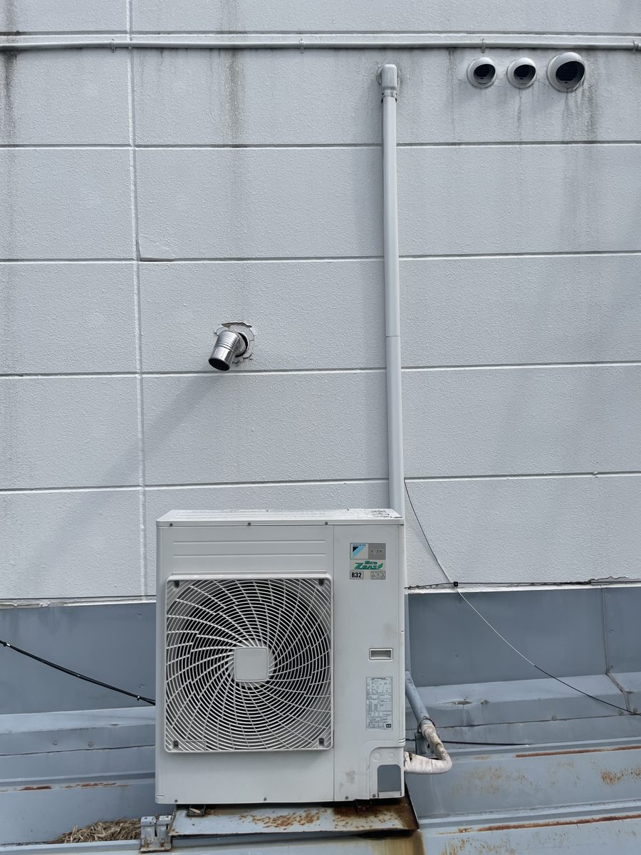 工事前の室外機